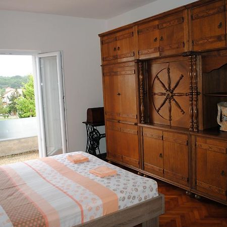 Ante Carov Apartment Verunić 外观 照片